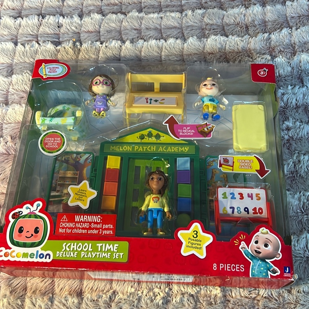 𝅺COCOMELON School Time Deluxe Playtime